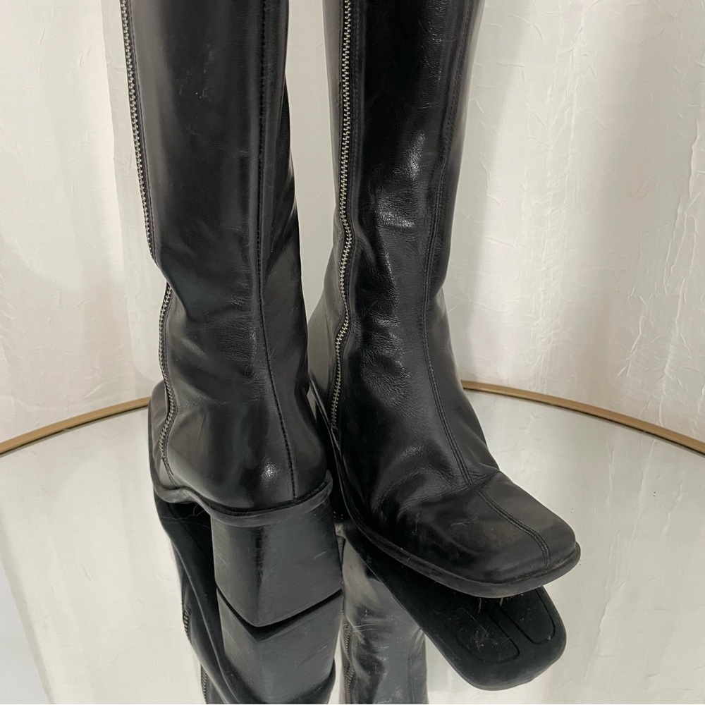 Vintage Black Heeled Boots - Picture 5 of 10